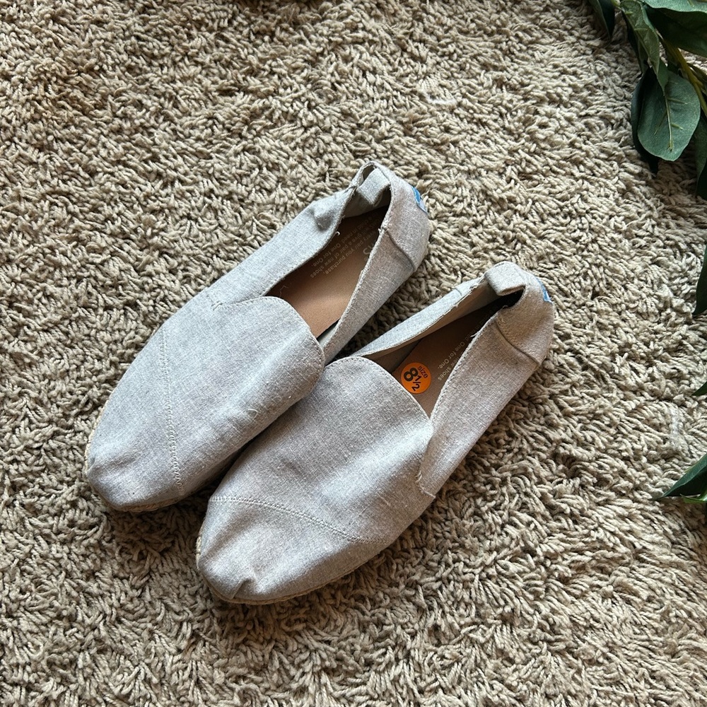Toms | NWOT! Gray Classic Slip Ons